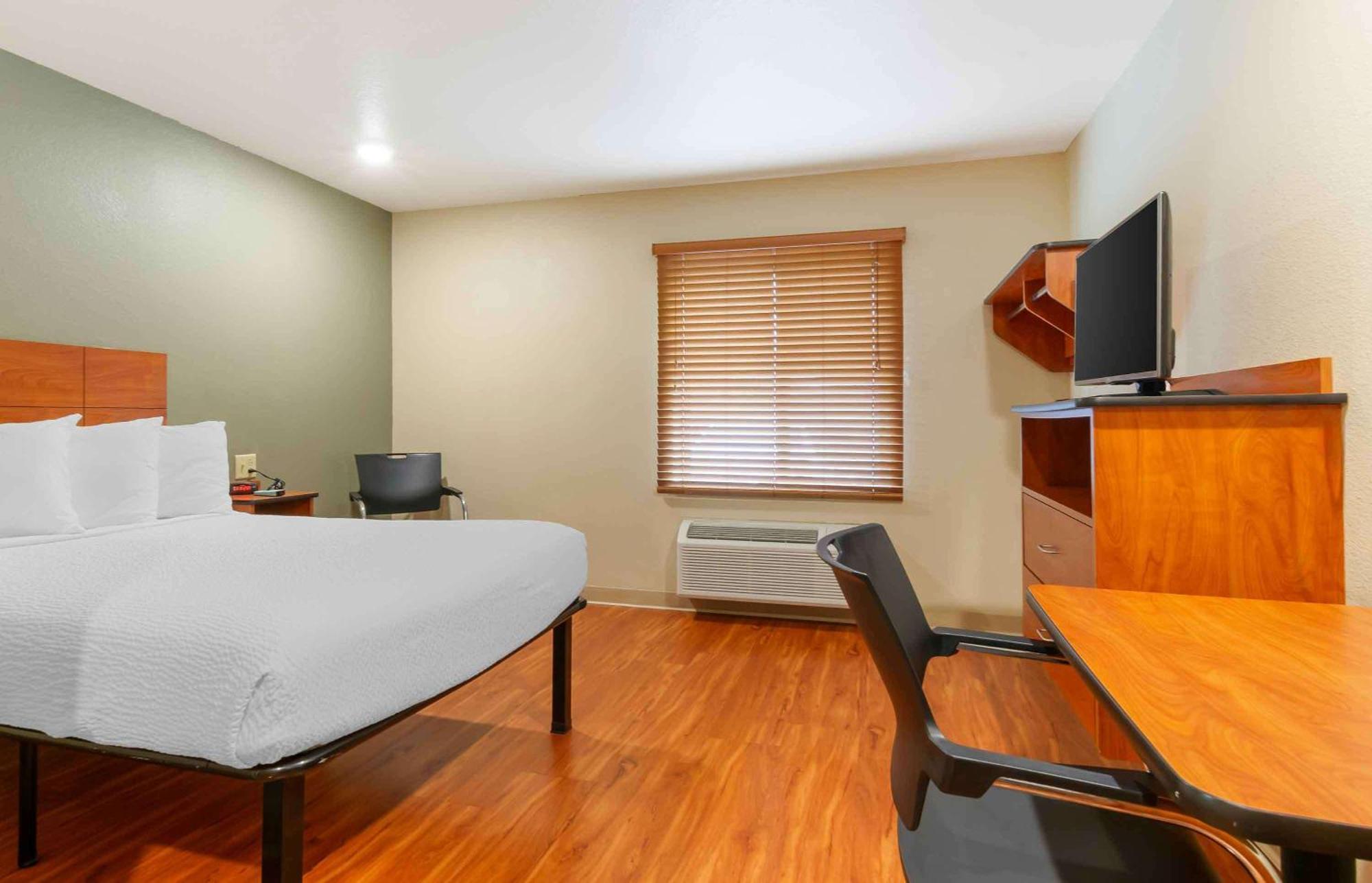 Extended Stay America Select Suites - Kansas City - Stadium Independence Exterior photo