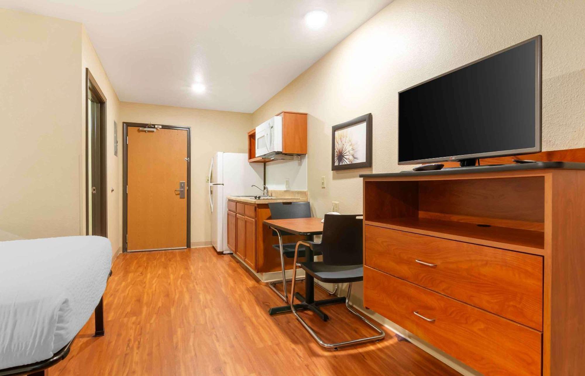 Extended Stay America Select Suites - Kansas City - Stadium Independence Exterior photo