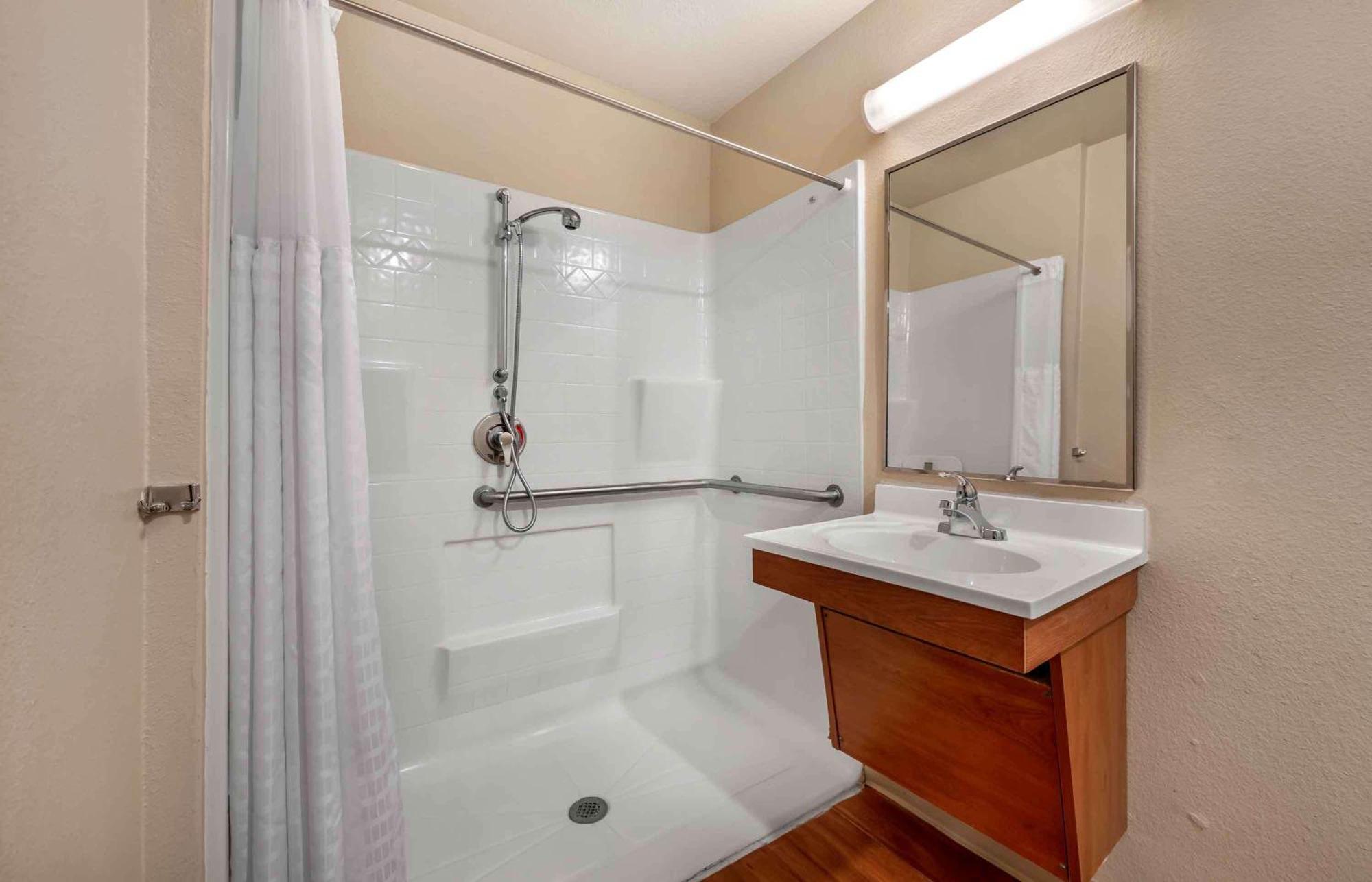 Extended Stay America Select Suites - Kansas City - Stadium Independence Exterior photo