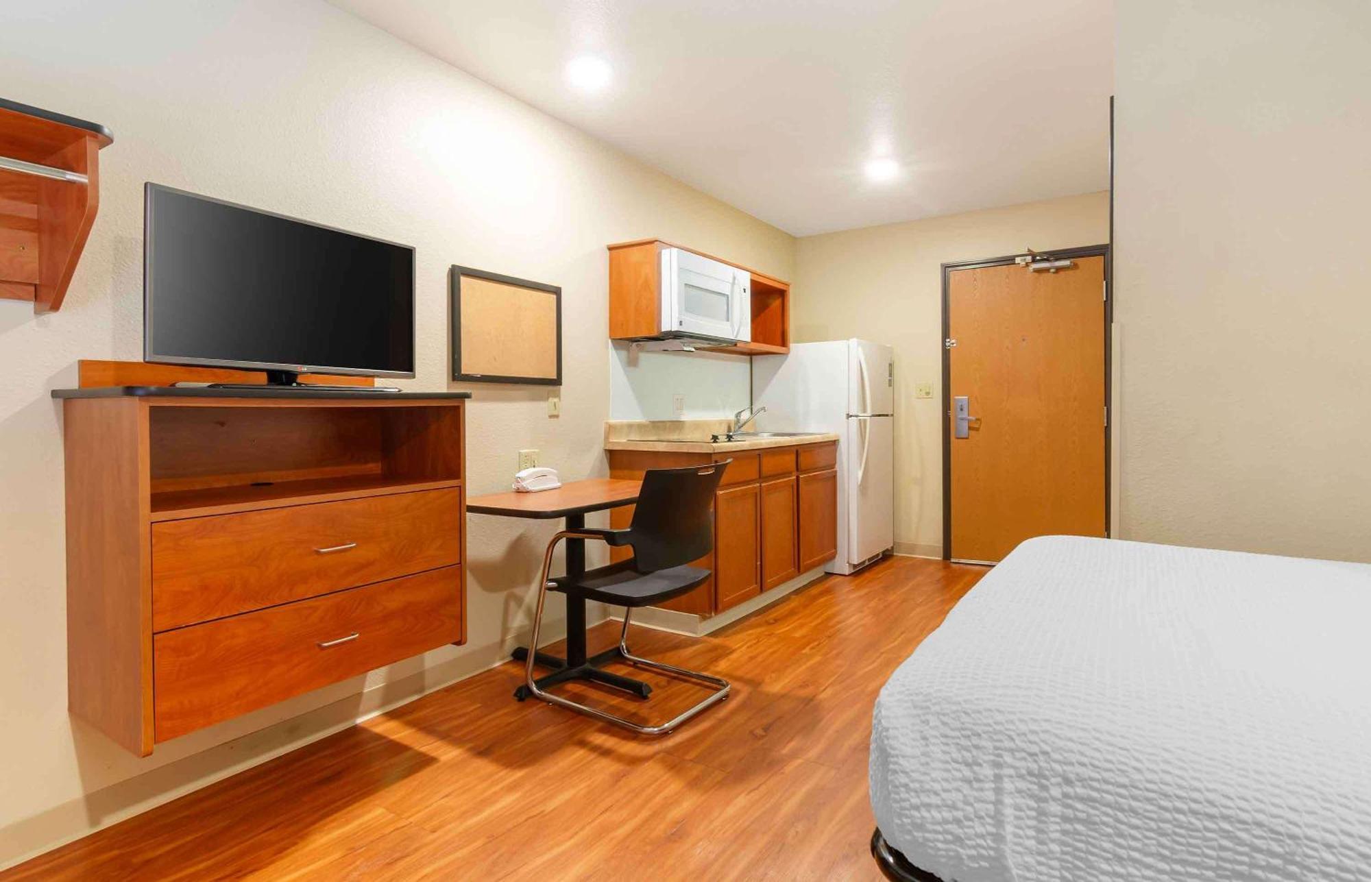 Extended Stay America Select Suites - Kansas City - Stadium Independence Exterior photo