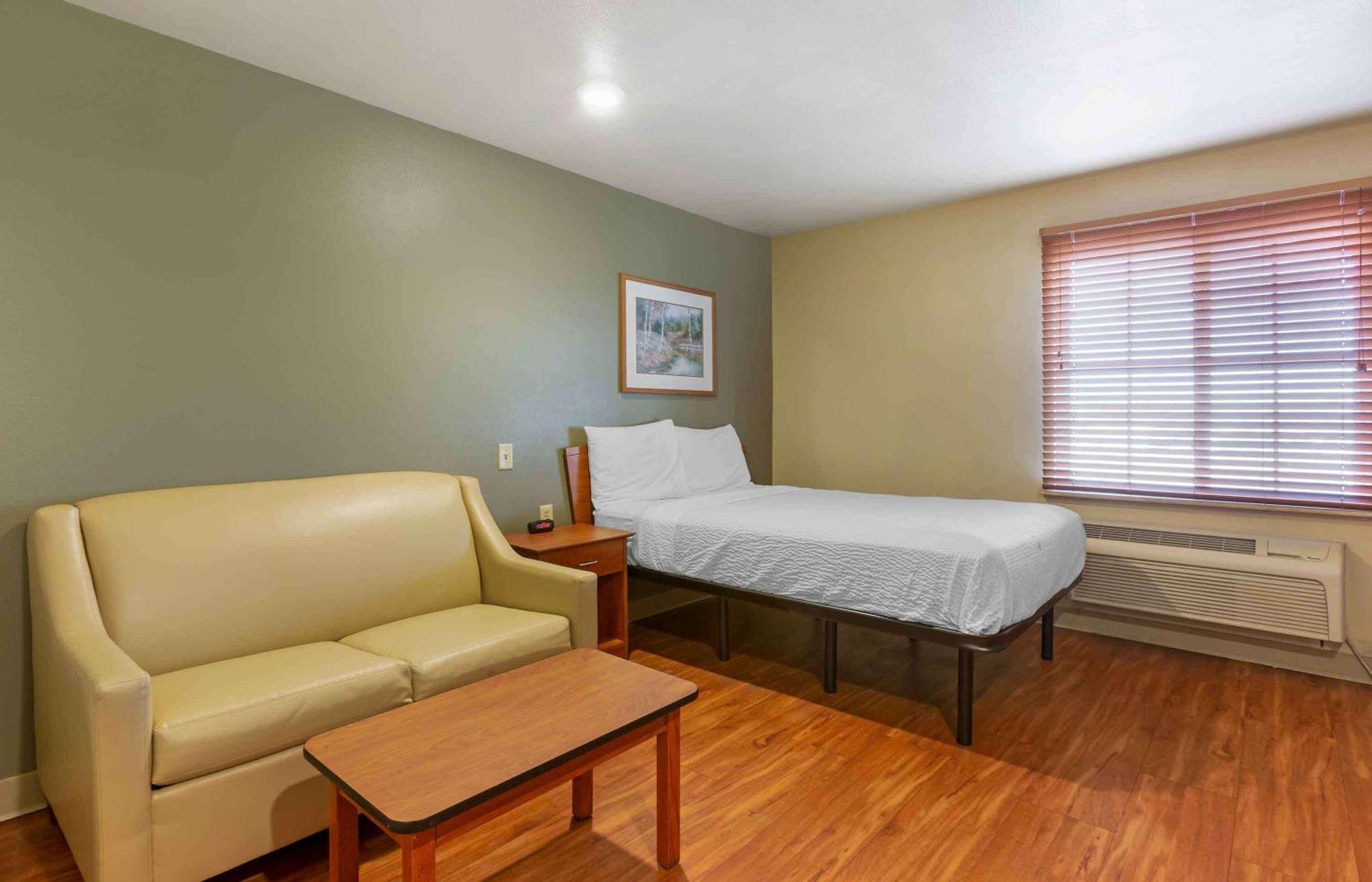 Extended Stay America Select Suites - Kansas City - Stadium Independence Exterior photo