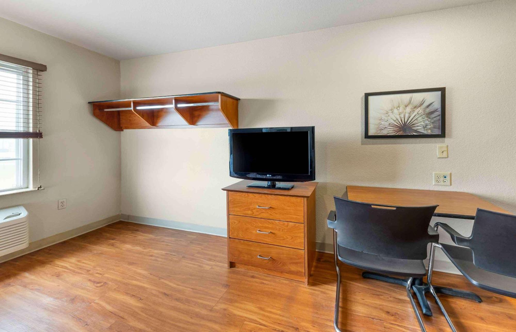 Extended Stay America Select Suites - Kansas City - Stadium Independence Exterior photo