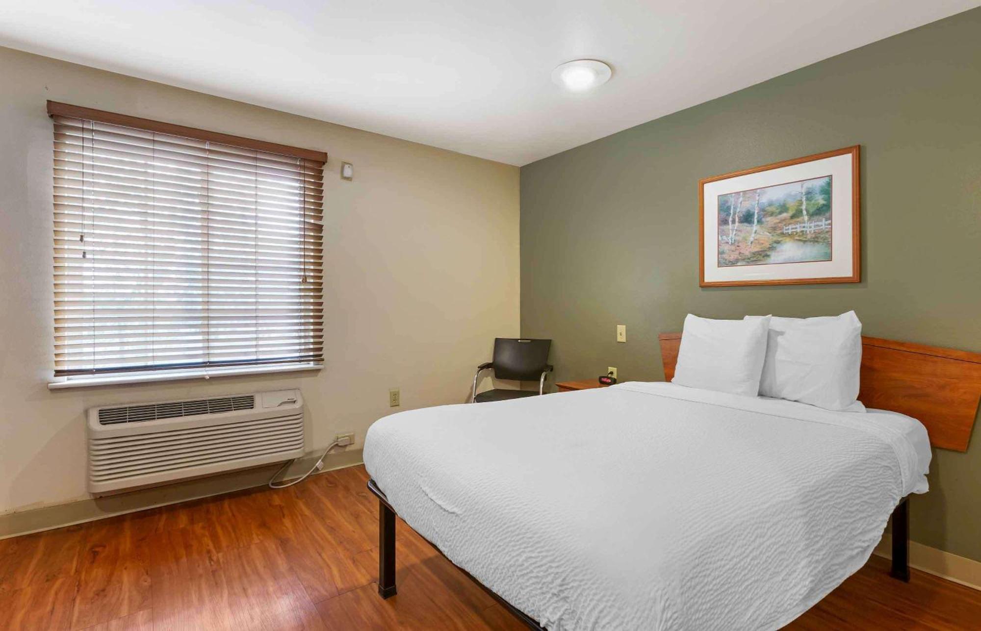 Extended Stay America Select Suites - Kansas City - Stadium Independence Exterior photo