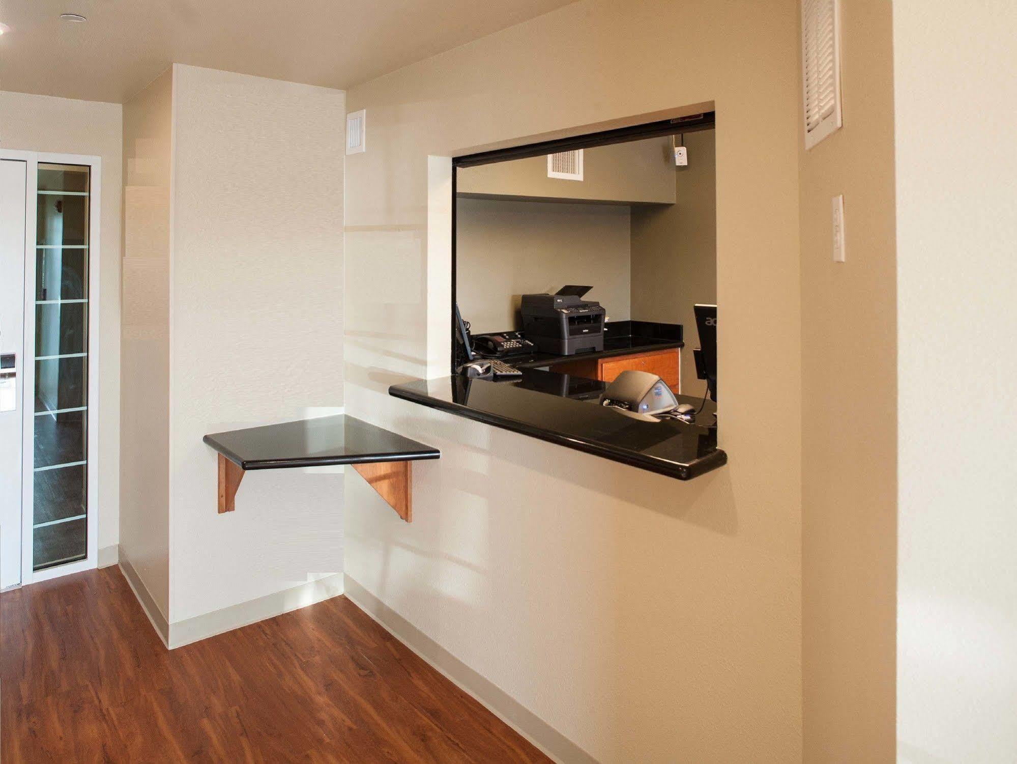 Extended Stay America Select Suites - Kansas City - Stadium Independence Exterior photo