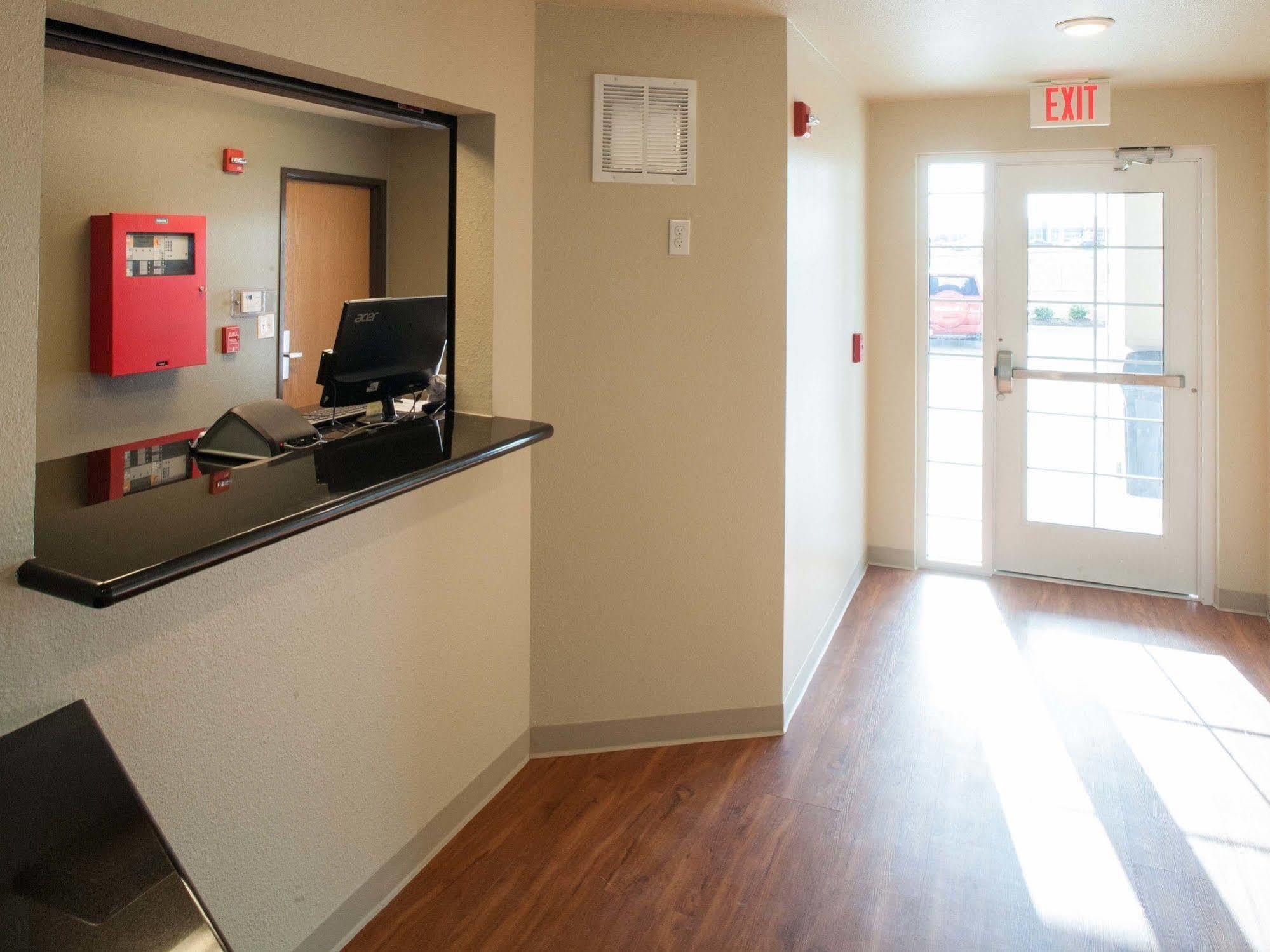 Extended Stay America Select Suites - Kansas City - Stadium Independence Exterior photo